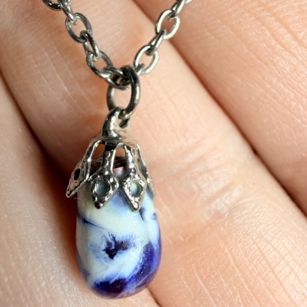 Blue‎ White Swirl Glass Teardrop Filigree Pendant Necklace Silver Tone Bar Link